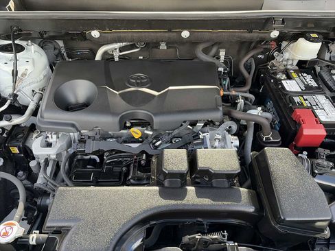 Used 2022 Toyota RAV4 XLE Premium FWD image 18