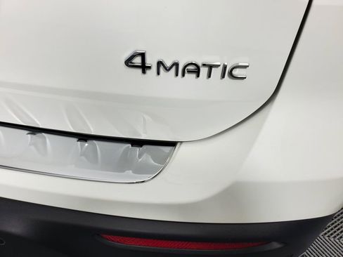 Used 2023 Mercedes-Benz EQB 300 4MATIC image 32