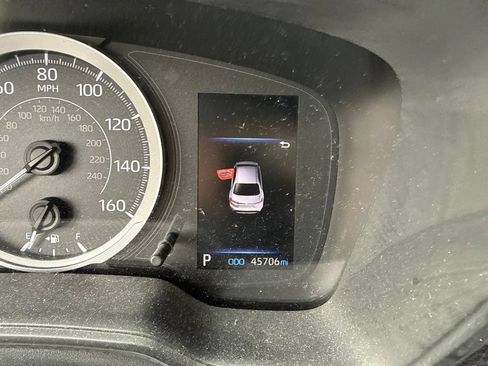 Used 2021 Toyota Corolla LE FWD image 15
