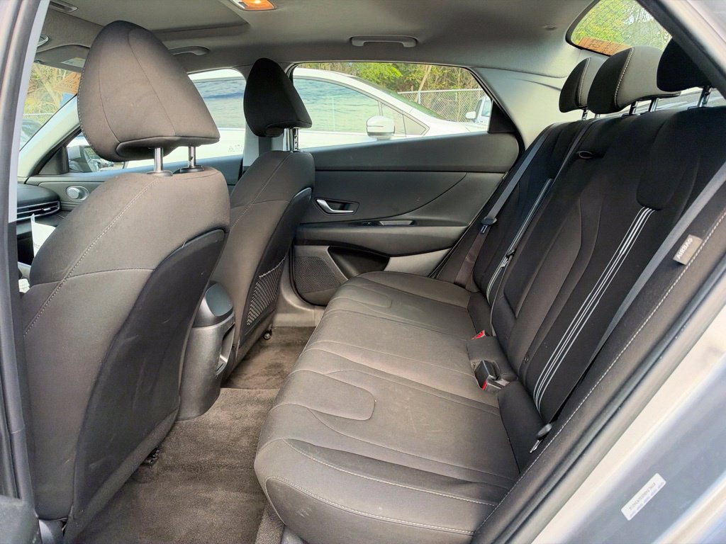 Used 2025 Hyundai Elantra SEL FWD image 6