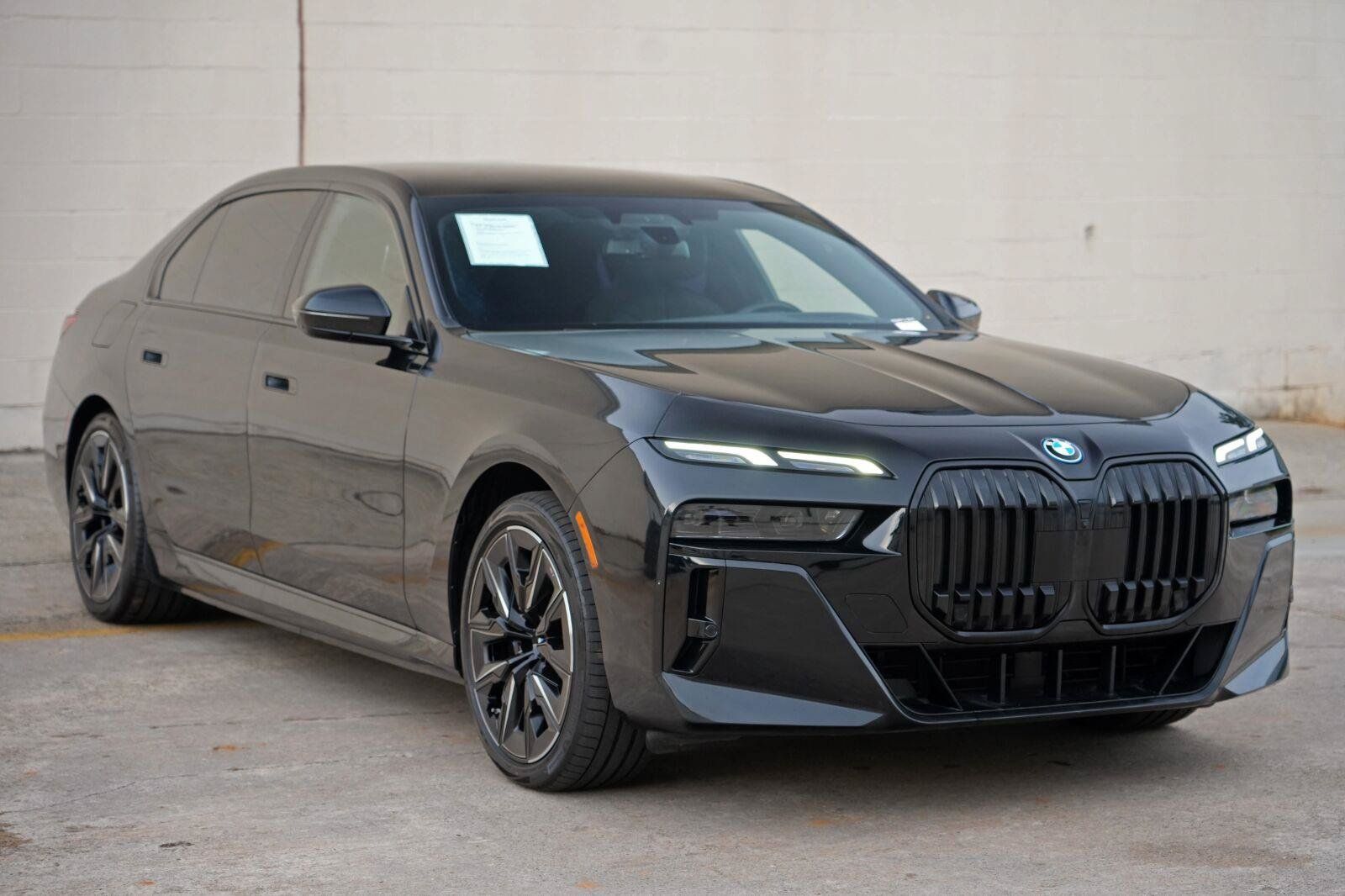 Used 2024 BMW i7 xDrive60 AWD/4WD image 64