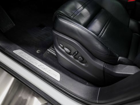 Certified 2023 Porsche Cayenne Platinum Edition image 14