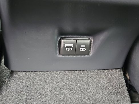 Used 2025 Toyota Camry SE w/ Convenience Package image 20