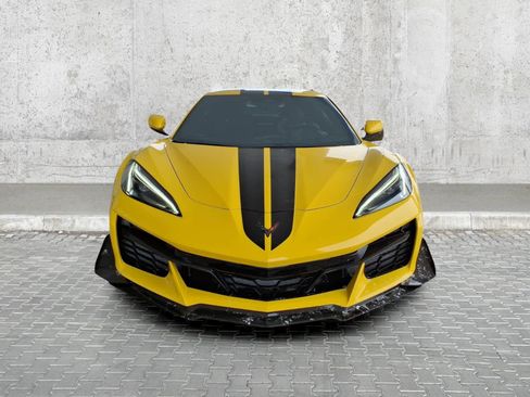 Used 2025 Chevrolet Corvette Z06 image 3