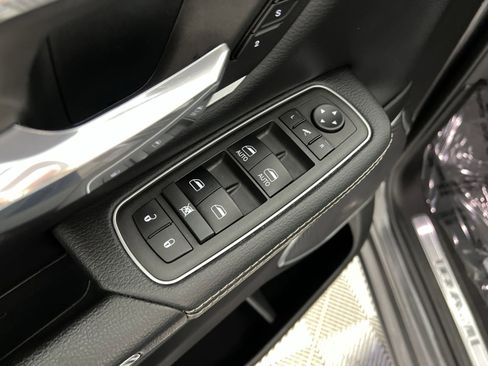 Used 2022 RAM 1500 Laramie image 15
