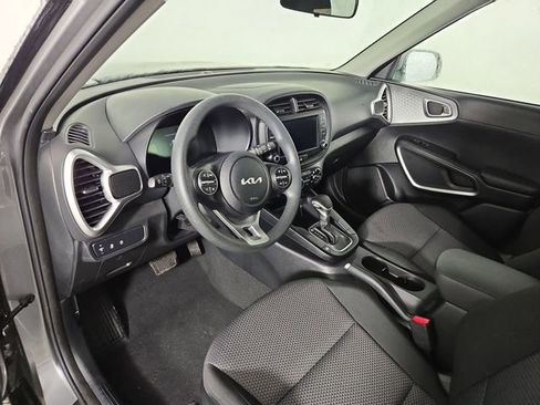 Certified 2025 Kia Soul LX image 16