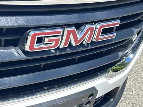 Used 2024 GMC Terrain SLE w/ Driver Convenience Package AWD/4WD image 11