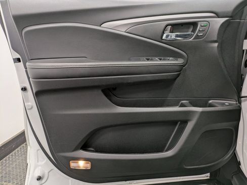 Used 2023 Honda Ridgeline RTL-E image 8