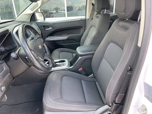 Used 2022 Chevrolet Colorado LT w/ LT Convenience Package RWD image 12