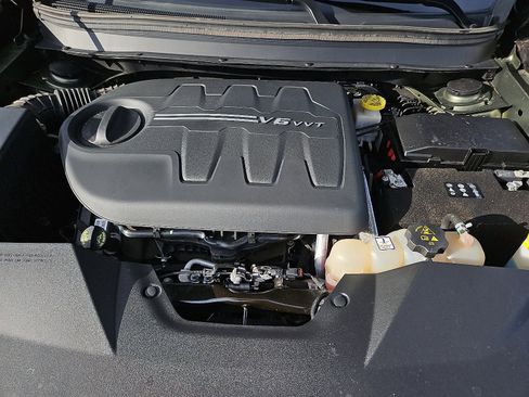 Used 2021 Jeep Cherokee Latitude Lux 80th Anniv w/ Quick Order Package 26U 80TH image 28