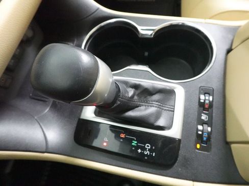 Used 2018 Toyota Highlander Limited Platinum w/ Carpet Mat Package (TMS) image 16