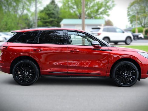 Used 2023 Lincoln Corsair AWD w/ Equipment Group 101A image 4