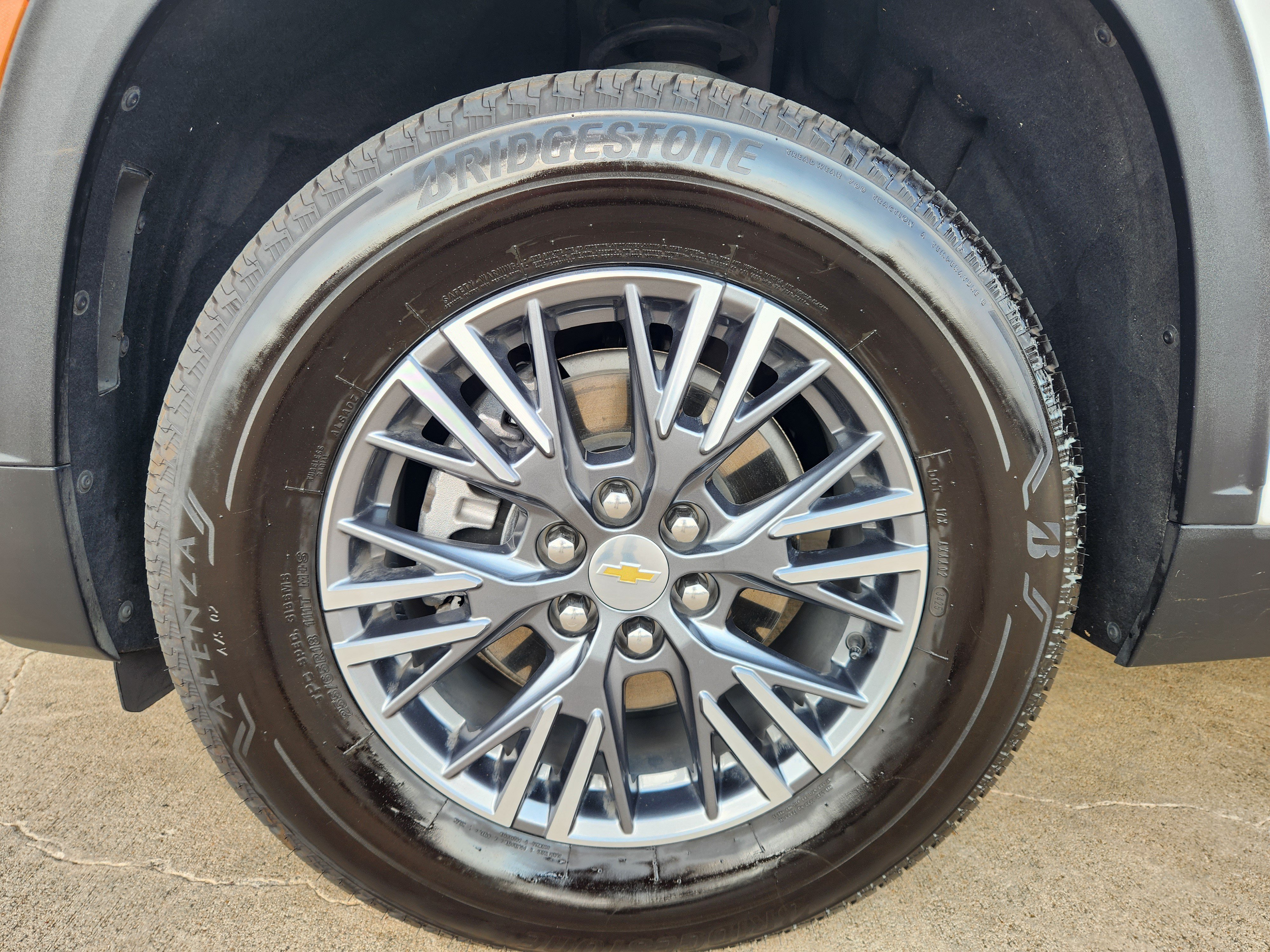 Used 2026 Chevrolet Traverse LT FWD image 10