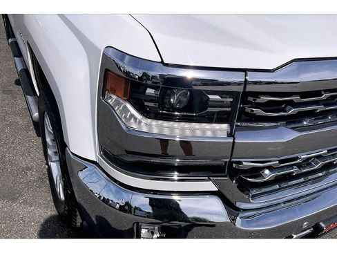 Used 2018 Chevrolet Silverado 1500 LTZ w/ LTZ Plus Package AWD/4WD image 29