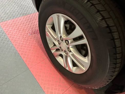 Used 2018 Buick Enclave Essence FWD image 36