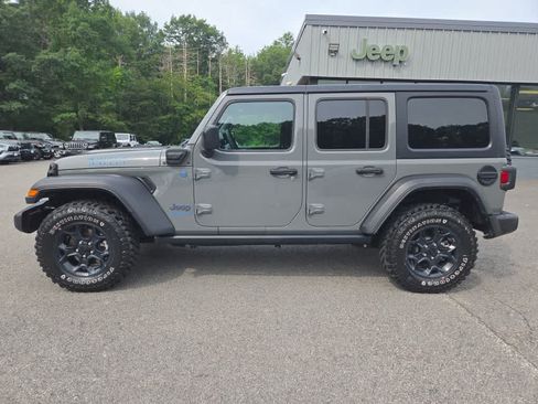 Used 2023 Jeep Wrangler Unlimited w/ Convenience Group AWD/4WD image 7