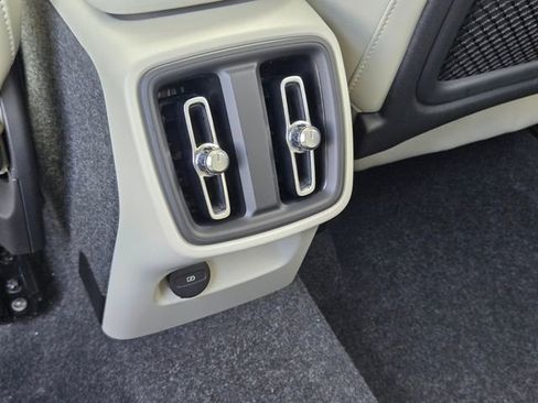 New 2026 Volvo XC40 B5 Ultra AWD/4WD image 16