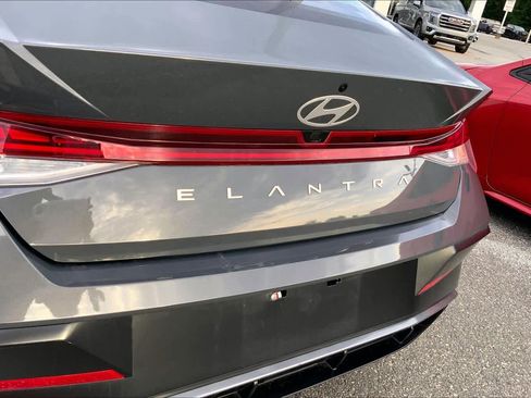 Used 2025 Hyundai Elantra SEL FWD image 30