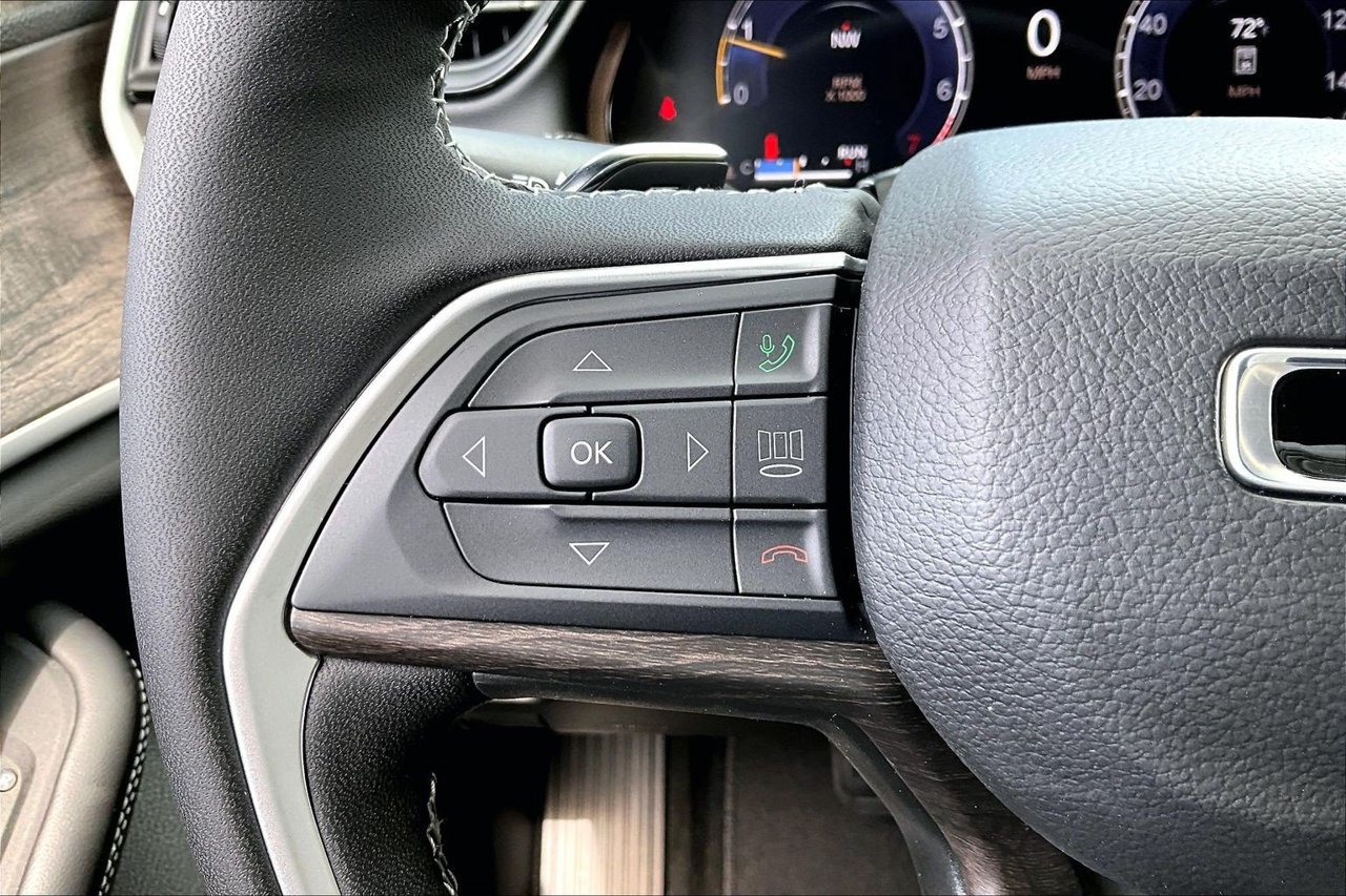 New 2027 Jeep Grand Cherokee Altitude AWD/4WD image 27