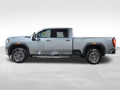 Used 2024 GMC Sierra 3500 SLT w/ SLT Premium Package image 10