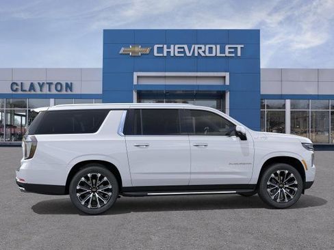 New 2026 Chevrolet Suburban High Country w/ Sun And Tow Package AWD/4WD image 27