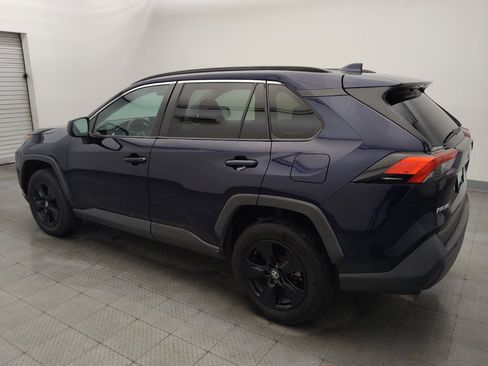 Used 2020 Toyota RAV4 XLE AWD/4WD image 3