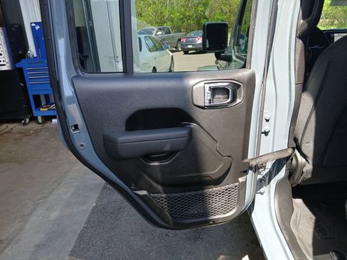 New 2026 Jeep Gladiator Sport image 34