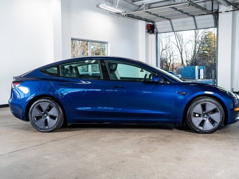 Used 2023 Tesla Model 3 Standard Range image 5