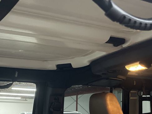 Used 2016 Jeep Wrangler Unlimited Sahara AWD/4WD image 14