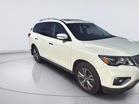 Used 2017 Nissan Pathfinder SL w/ SL Premium Package AWD/4WD image 4
