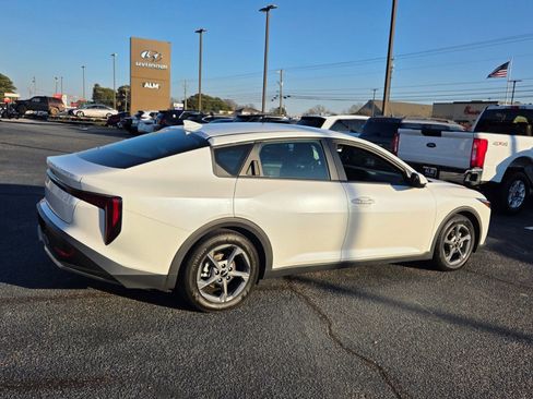 Used 2025 Kia K4 LXS image 13