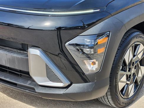 Certified 2025 Hyundai Kona SEL image 8