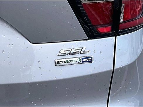 Used 2018 Ford Escape SEL image 8