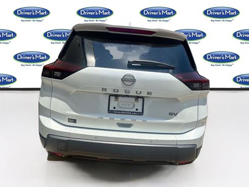 Used 2024 Nissan Rogue SV FWD image 6