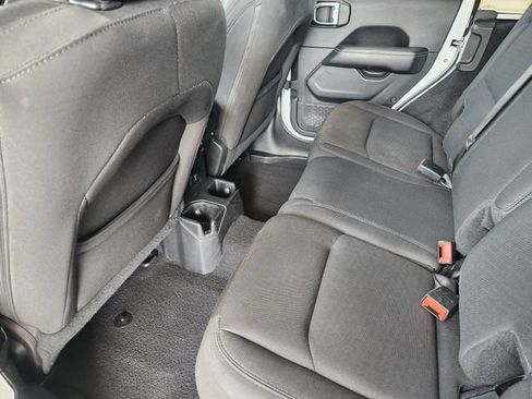 Used 2019 Jeep Wrangler Unlimited Sahara w/ Safety Group AWD/4WD image 29