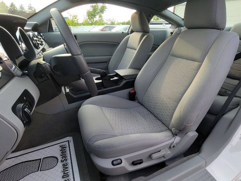 Used 2006 Ford Mustang GT Premium RWD image 12