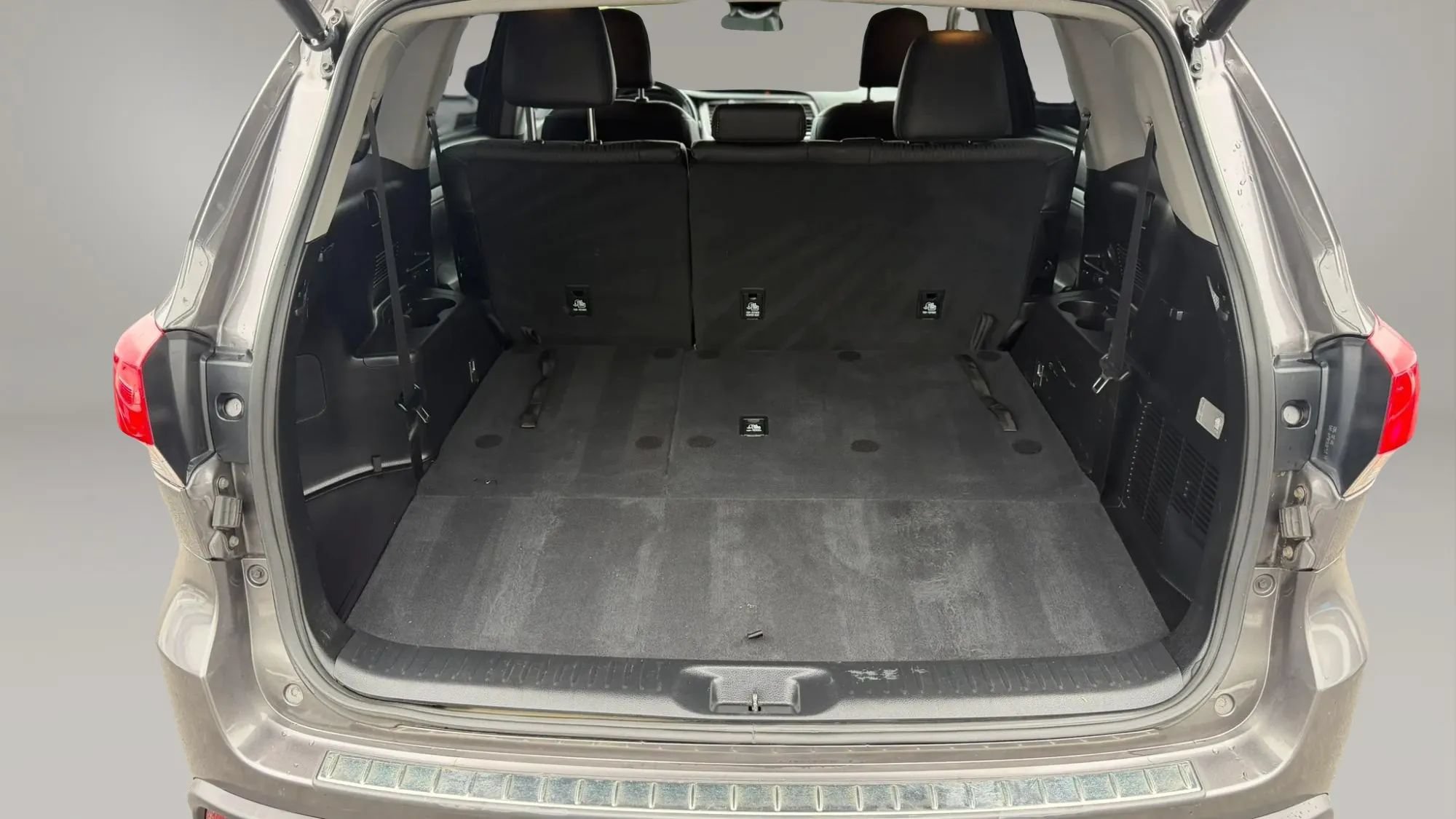 Used 2017 Toyota Highlander Plus AWD/4WD image 43