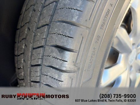 Used 2018 Jeep Cherokee Limited AWD/4WD image 9
