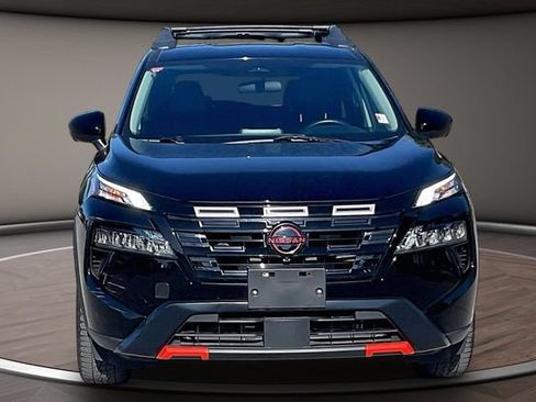 Used 2025 Nissan Rogue SV AWD/4WD image 3