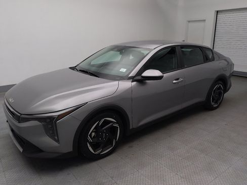 Used 2025 Kia K4 EX FWD image 2