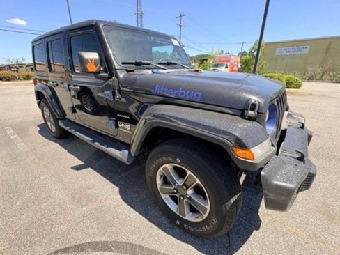 Used 2020 Jeep Wrangler Unlimited Sahara AWD/4WD image 13