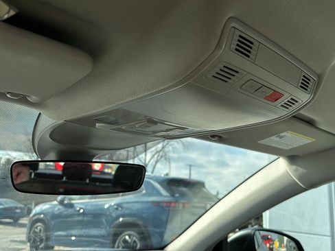 Used 2024 Volkswagen Taos S image 15