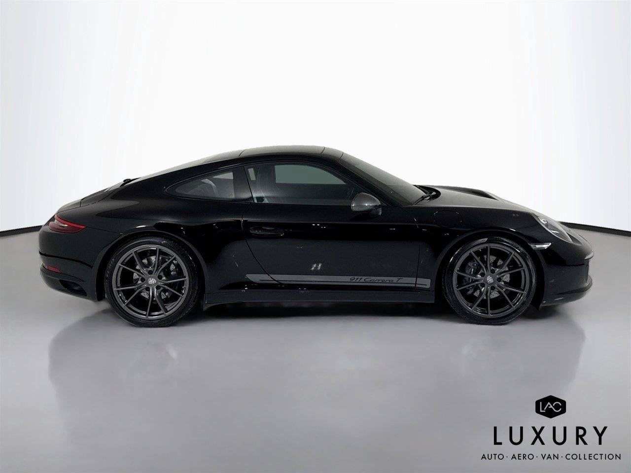 Used 2019 Porsche 911 Carrera T w/ Carrera T Interior Package RWD image 4