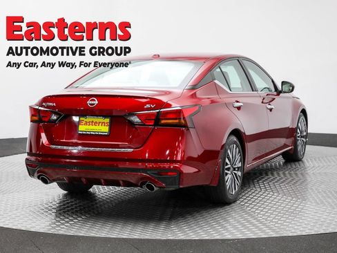 Used 2023 Nissan Altima 2.5 SV w/ SV Premium Package FWD image 5