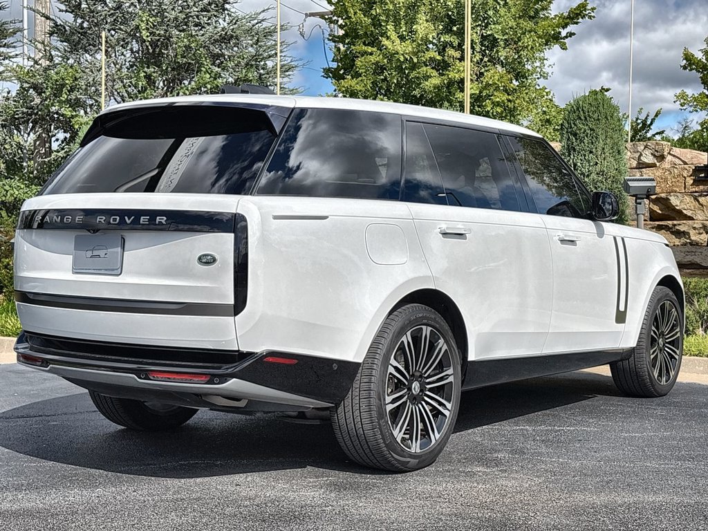 Used 2022 Land Rover Range Rover Long Wheelbase SE AWD/4WD image 5