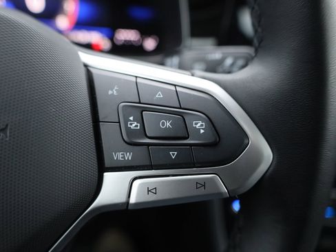 Used 2025 Volkswagen Jetta SE w/ Sunroof Package image 38