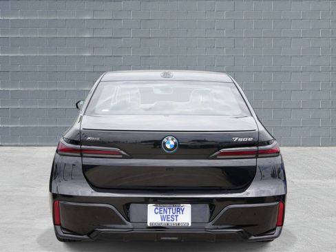Used 2026 BMW 750e xDrive w/ Premium Package AWD/4WD image 4