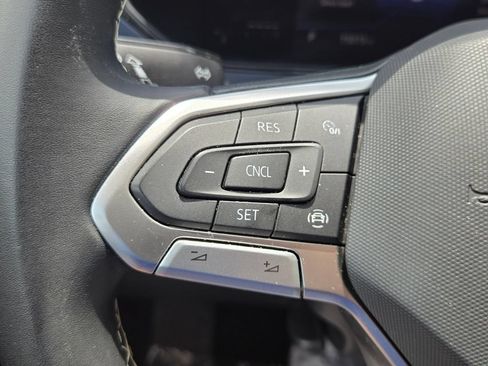 Used 2022 Volkswagen Taos SE FWD image 26