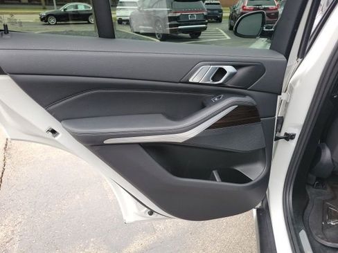 Used 2023 BMW X5 xDrive40i w/ Premium Package image 18