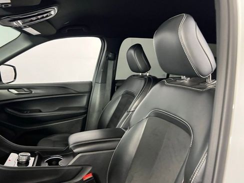 Used 2023 Jeep Grand Cherokee Altitude image 18